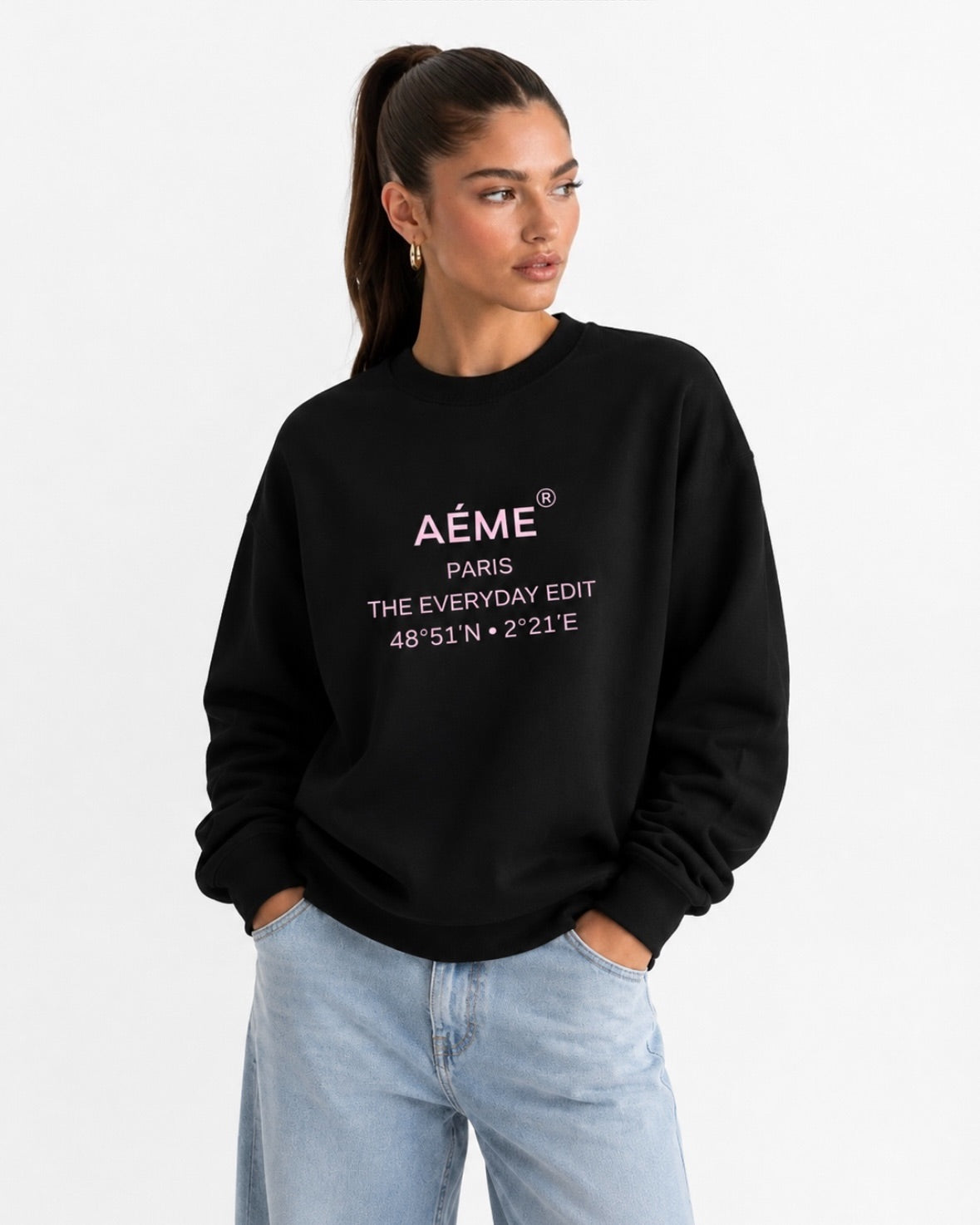 PRE ORDER / The Black Essential Sweatshirt