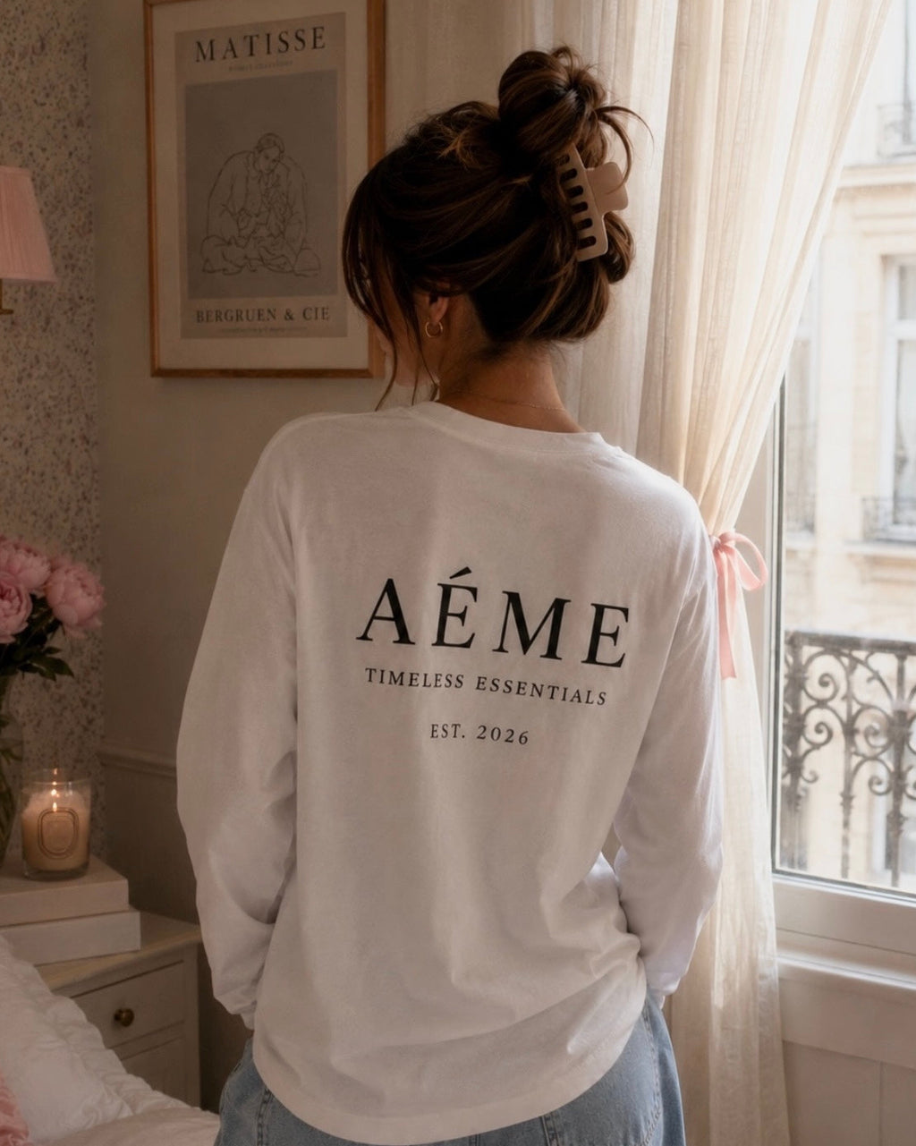 The White Essential Longsleeve